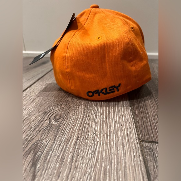 NWT Oakley Pilot Hat - Picture 3 of 3